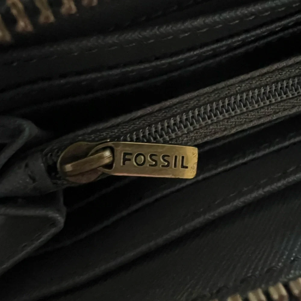 FOSSIL Pebble LEATHER Wallet Black Yellow Tassel Zip A Round Closure No Callouts - Picture 8 of 15